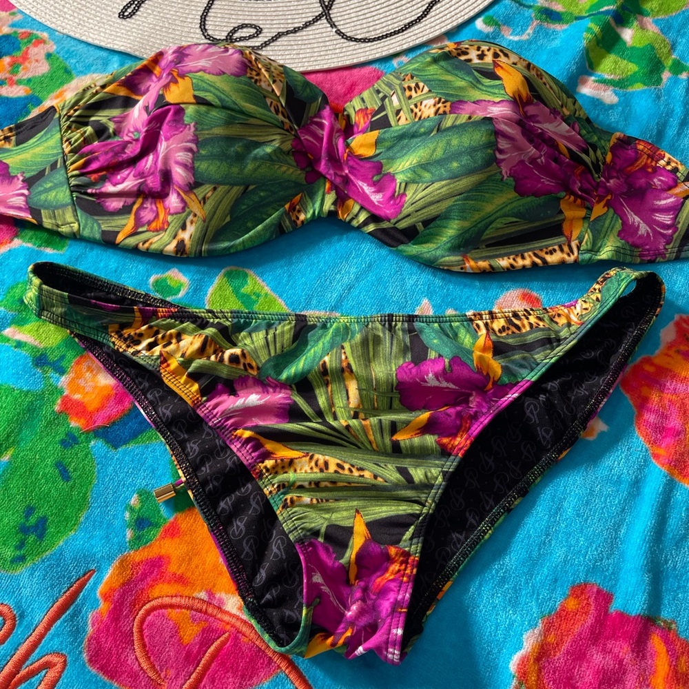 Victoria’s secret’s bandeau 34DD/M set